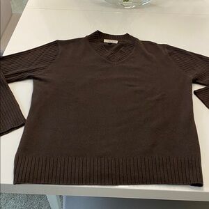 Women’s 100% Cashmere Brown V-Neck Sweater, worn once. Size M.